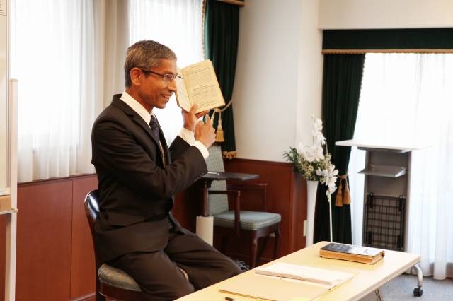 クリシュナ校長講義風景